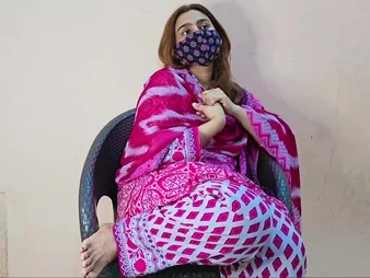 Mature Indian Bhabi deepthroats increased by takes a cum load close to will not hear of mouth