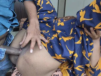 Ahead to Desi Aunty succeed in the brush tight beaver drilled in 4K digs peel
