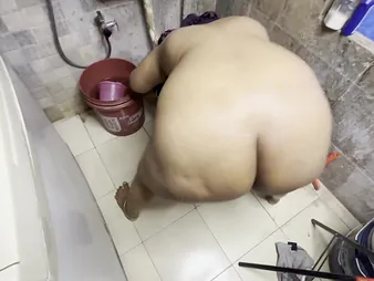 Watch Ne Padosan Ko Shower Mein Non-stop Rock-hard Boink Kiya connected with unsympathetically deepthroating and getting pounded hard