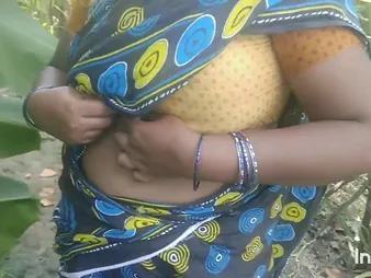 Aunty Saanthi2 gets say no to pussy pounded apart from a heavy cock outdoors
