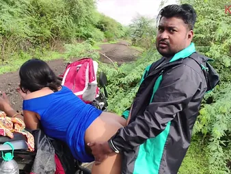 Kavita, the Indian Desi hotty, loves a hot outdoor rail nearly her paramour
